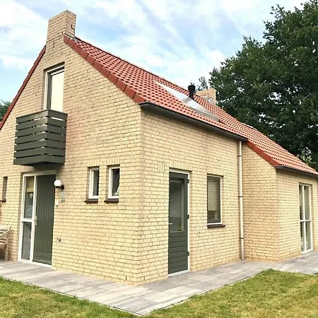 Pure Wellness Bungalows 52 Hottub Ewijk