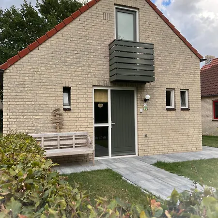 Pure Wellness Bungalows 52 Hottub * Ewijk