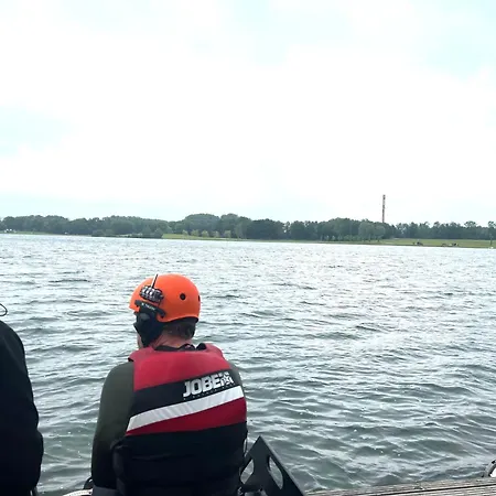 Pure Wellness Bungalows 52 Hottub * Ewijk