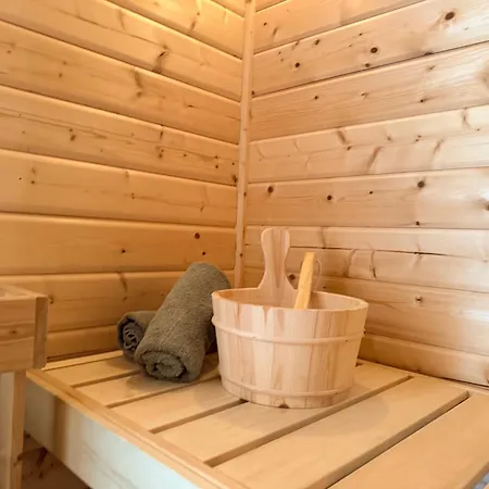 Pure Wellness 52 Sauna&hottub * Ewijk