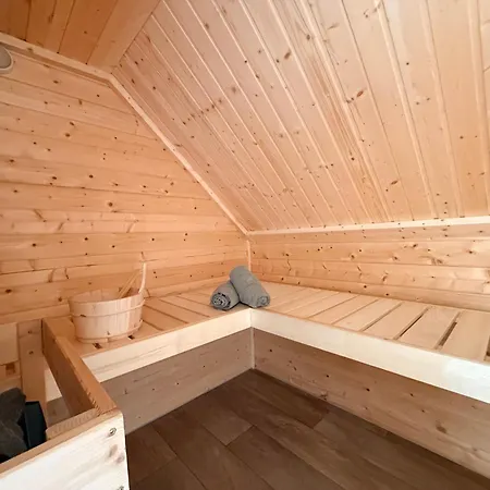 Pure Wellness 52 Sauna&hottub * Ewijk