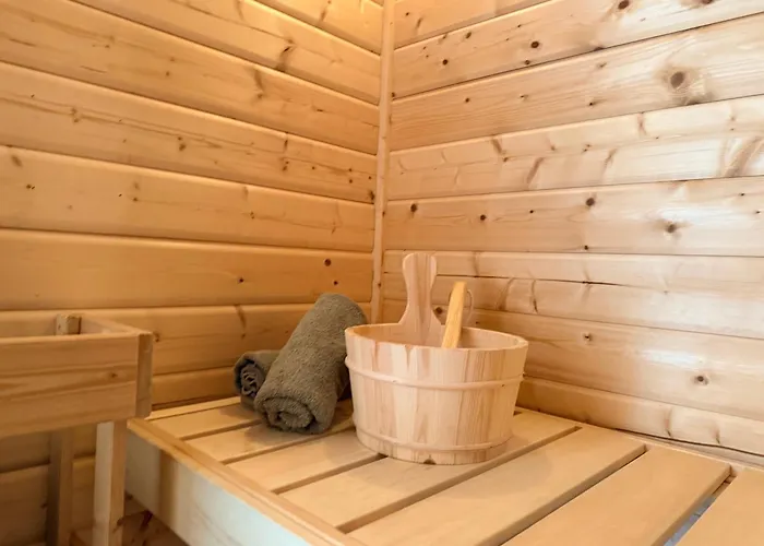 Pure Wellness 52 Sauna&hottub * Ewijk