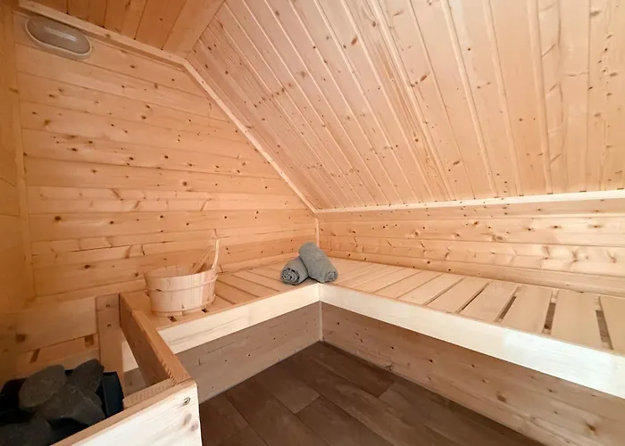 Pure Wellness 52 Sauna&hottub * Ewijk